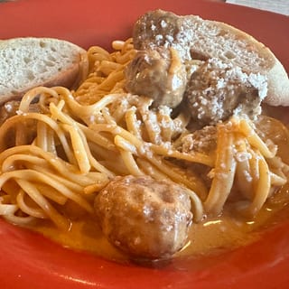 Albondigas Pasta
